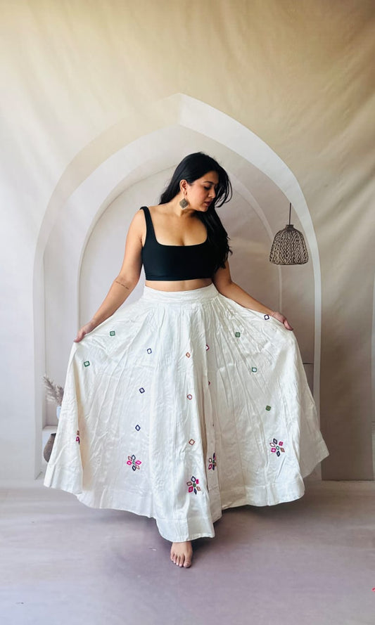 ✨ Kutchi Handcrafted Gaji Silk Skirt – 6 Meter Flair ✨