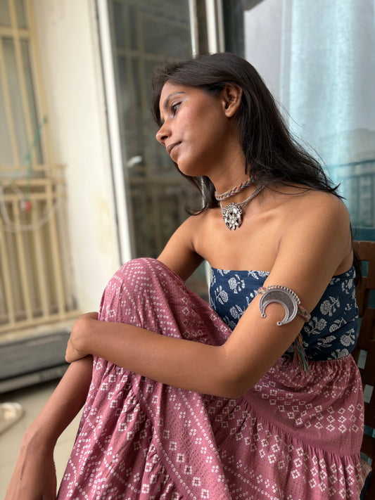 Lunar Embrace – Crescent Moon Armlet