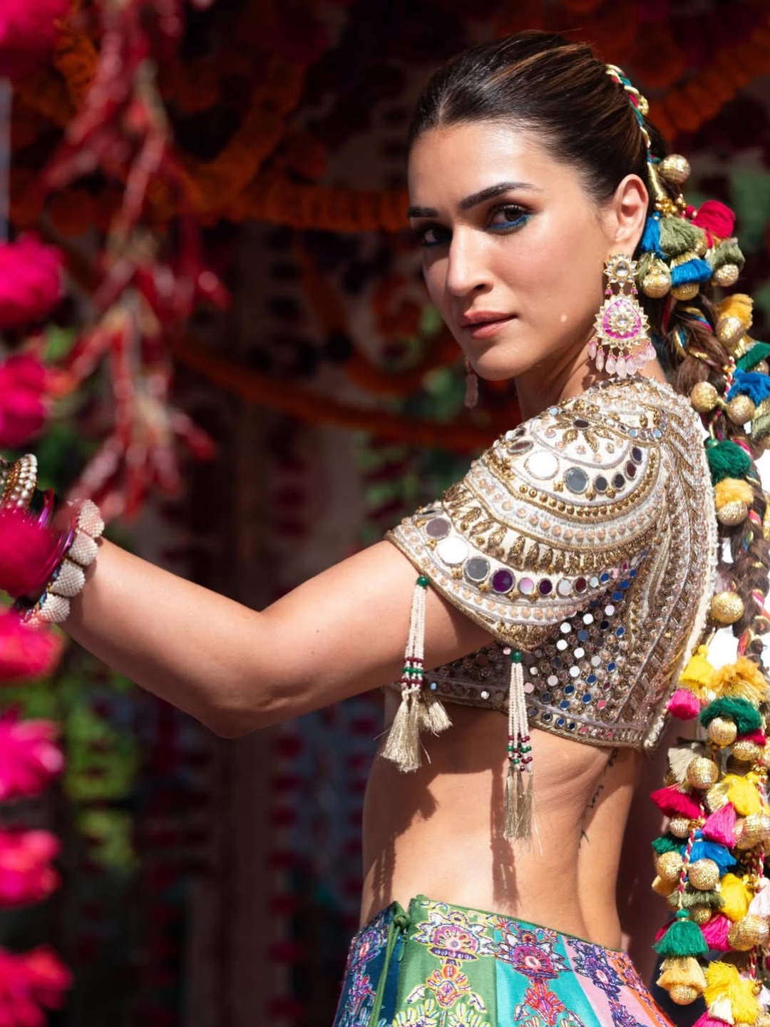 Parandi - Kriti Sanon look From Cocktail 2
