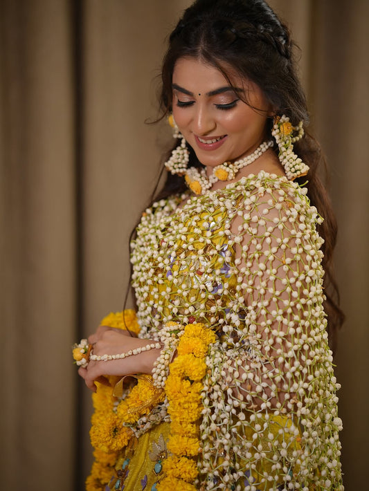 Phoolon Ka Dupatta – Luxury Floral Bridal Dupatta (Imported Flowers)