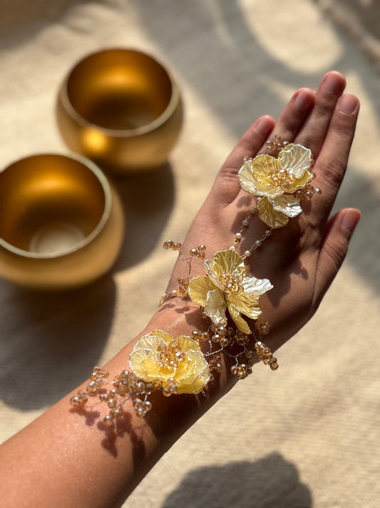 Pankhudi Resin Hathphool (set of 2)