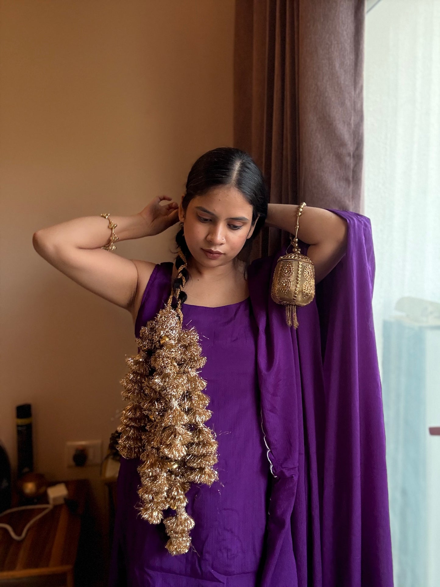 Reshmi Riwaz Sunehri Parandi