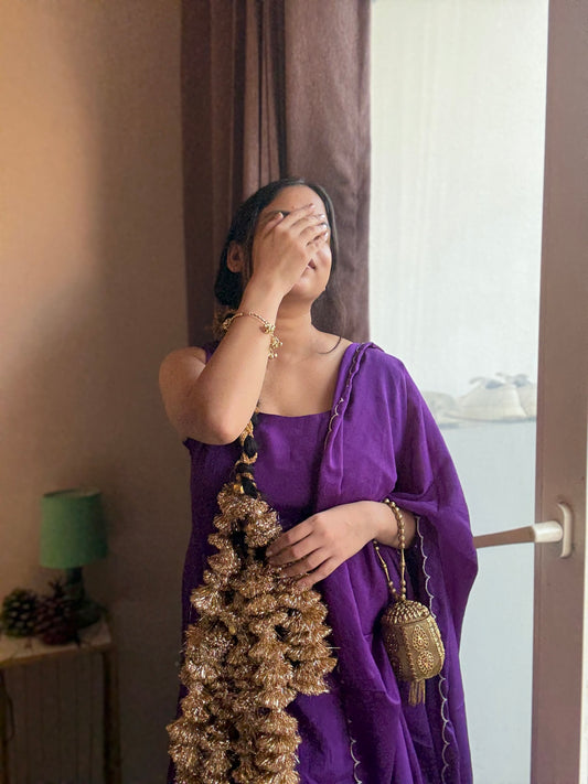 Reshmi Riwaz Sunehri Parandi