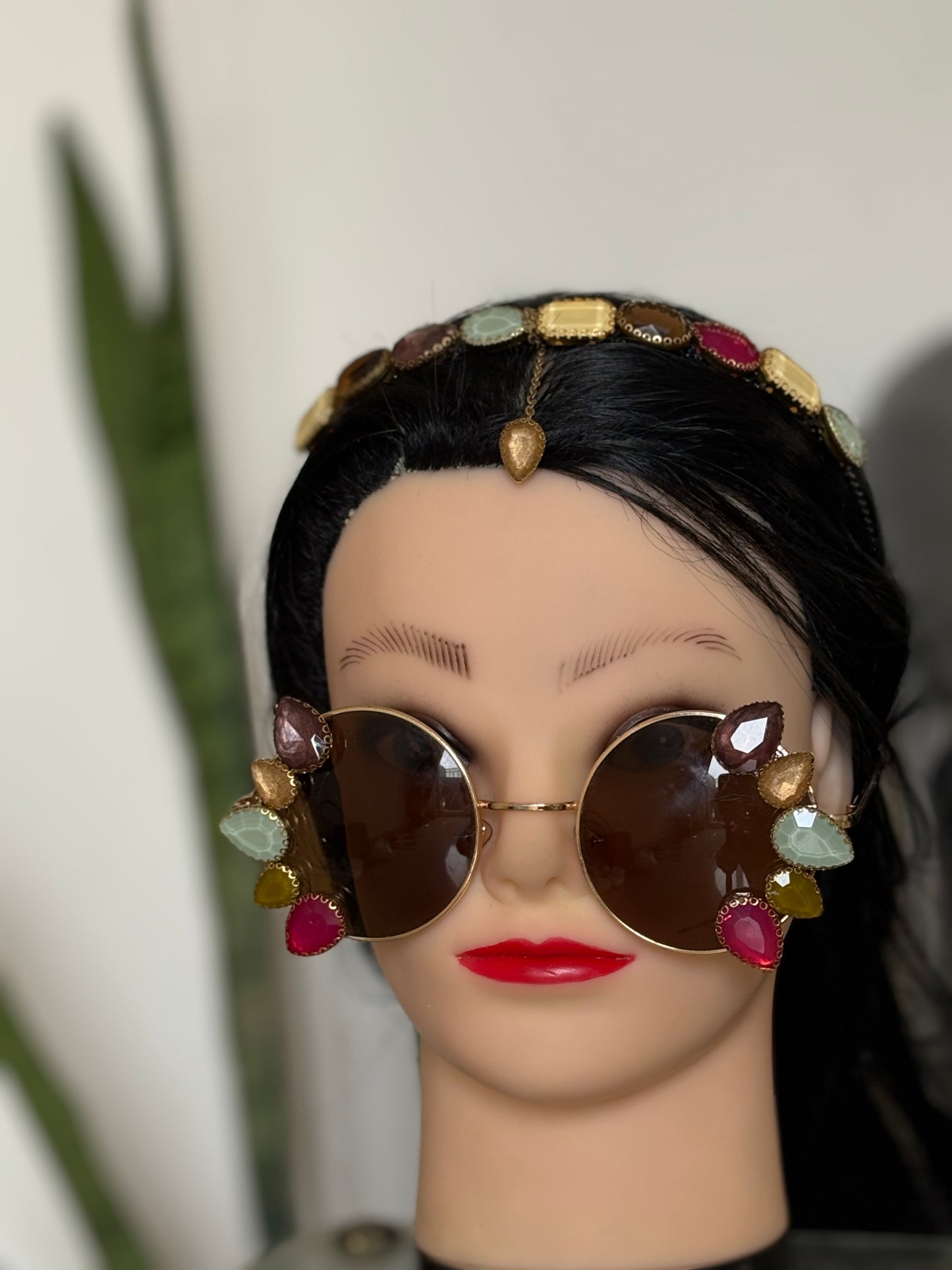 Gemstone Maangtika Hairband – Regal Glam 👑✨