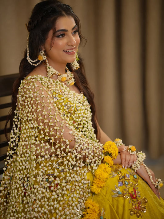 Phoolon Ka Dupatta – Luxury Floral Bridal Dupatta (Imported Flowers)