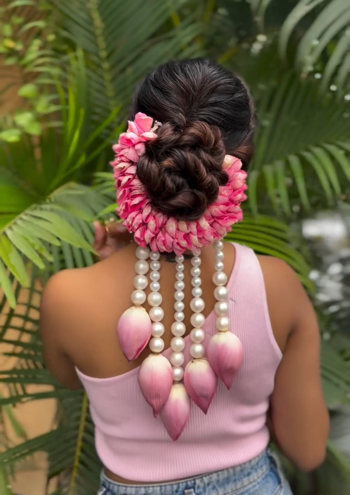 Artificial Gazra with lotus & Pearls - Pink hues