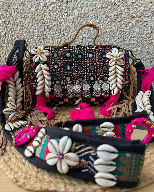 Arzoo 2.0 boho statement Bag - Must Have