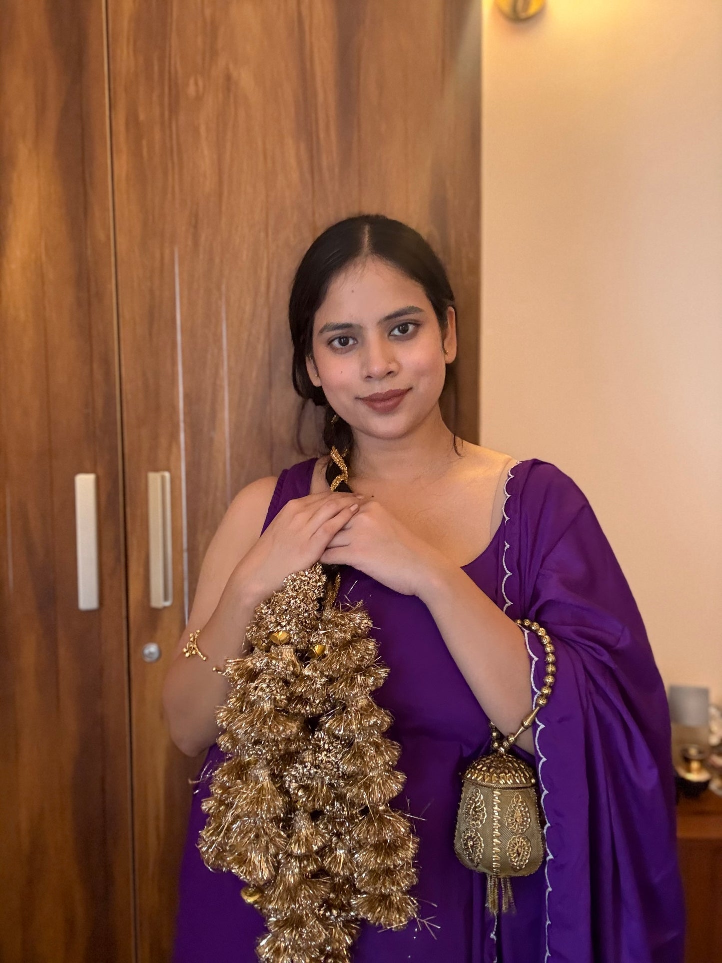 Reshmi Riwaz Sunehri Parandi