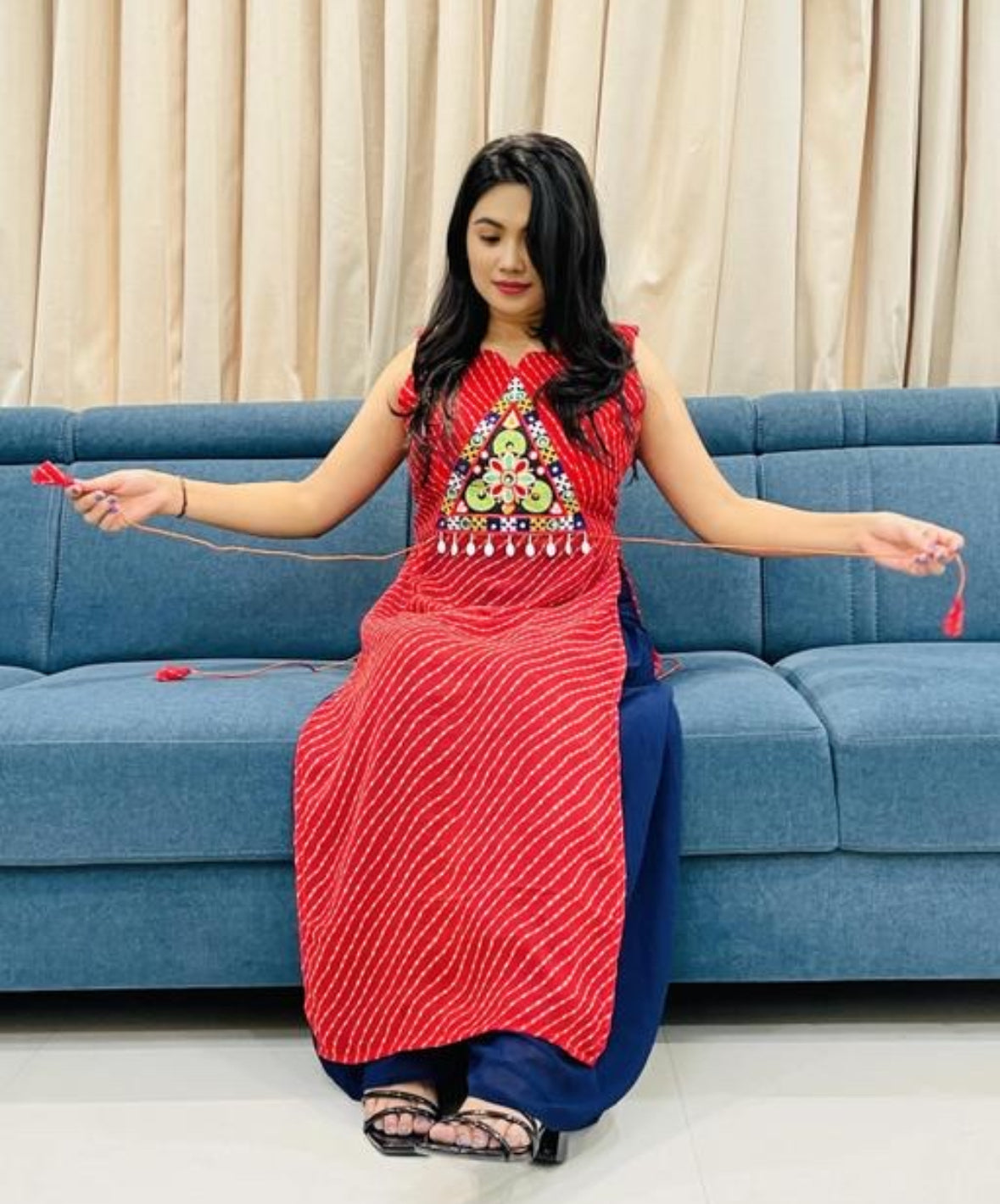 Ruhani thread kurti