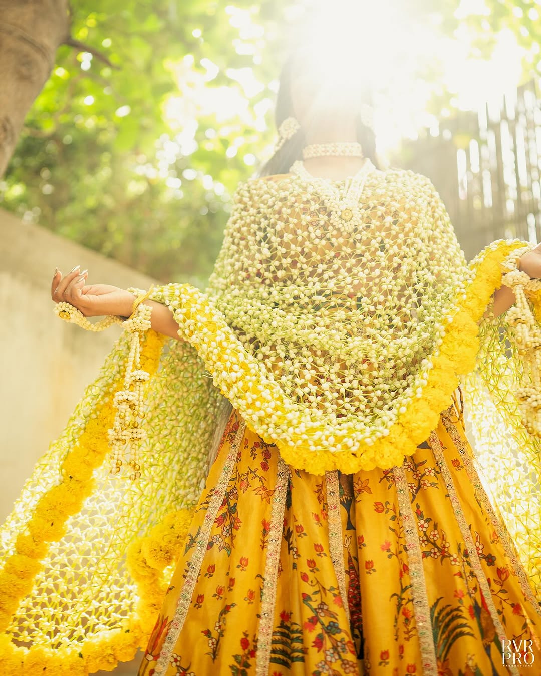 Phoolon Ka Dupatta – Luxury Floral Bridal Dupatta (Imported Flowers)