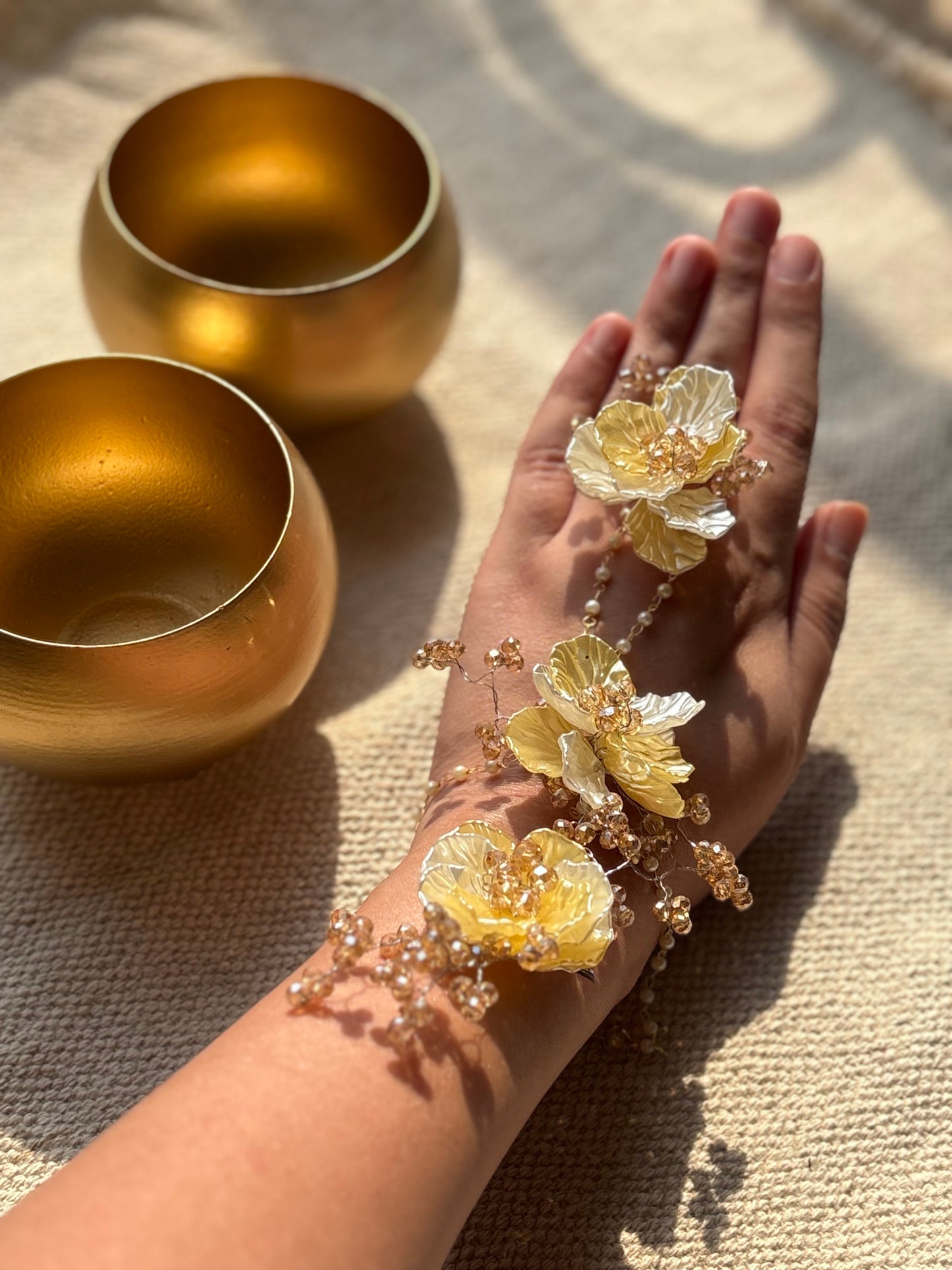 Pankhudi Resin Hathphool (set of 2)