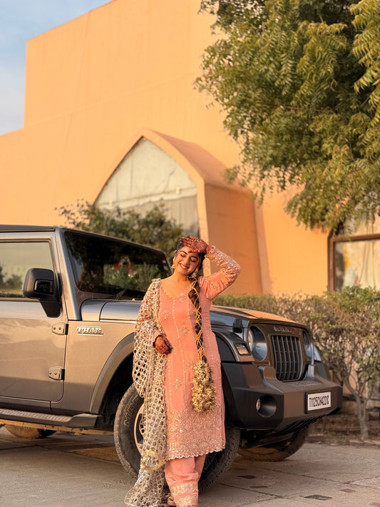 Reshmi Riwaz Sunehri Parandi