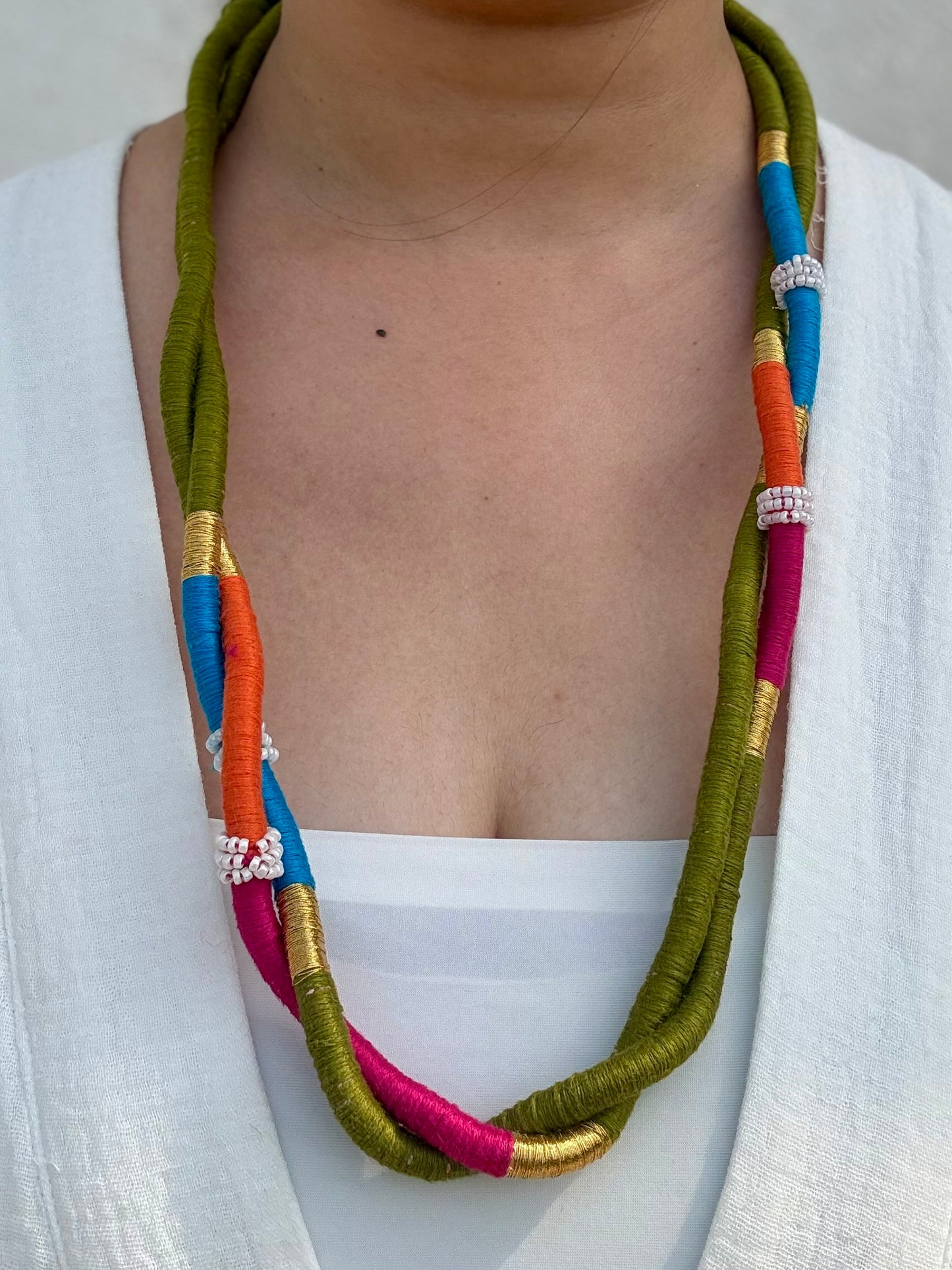 Textile neckpiece
