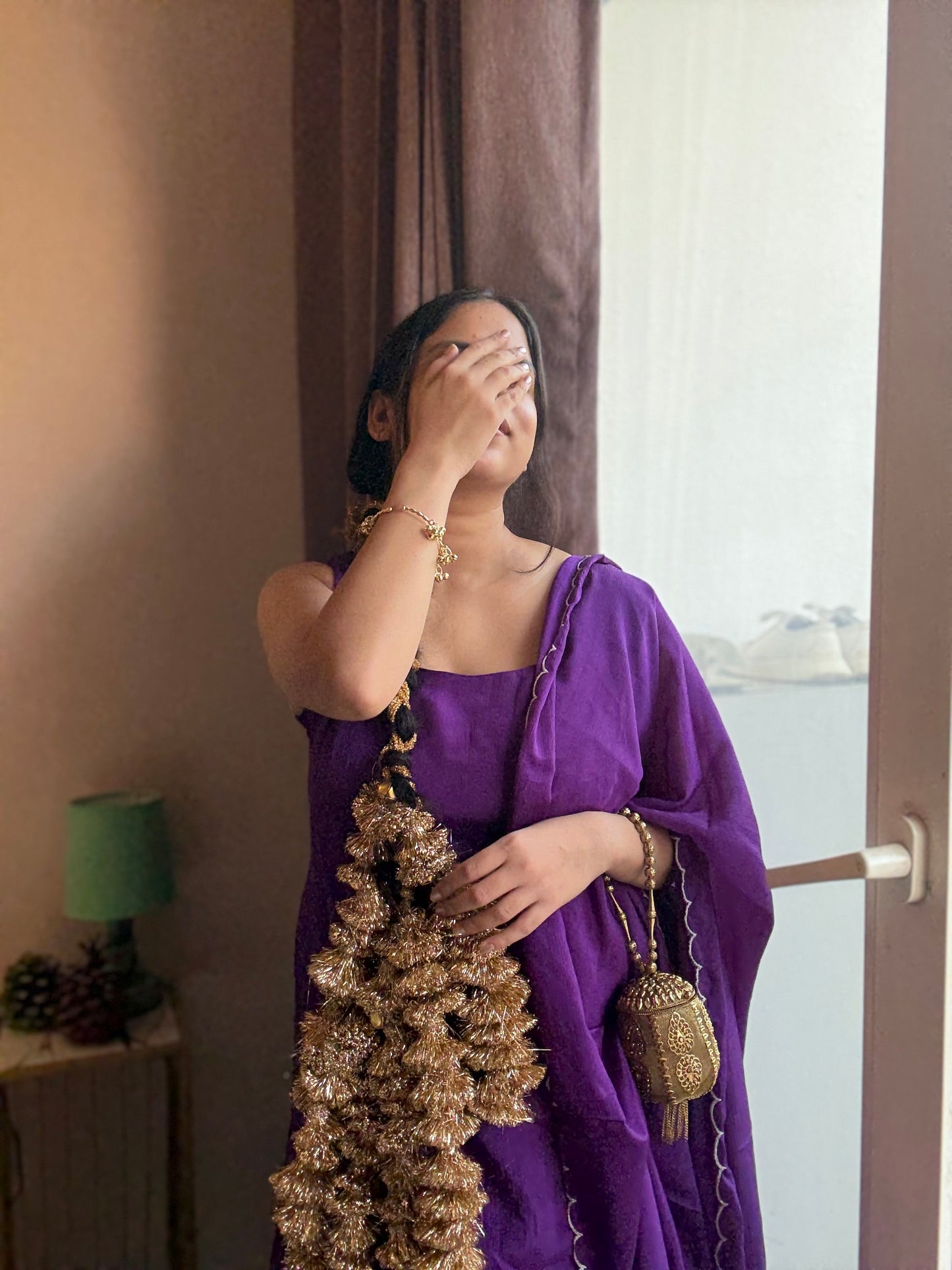 Reshmi Riwaz Sunehri Parandi