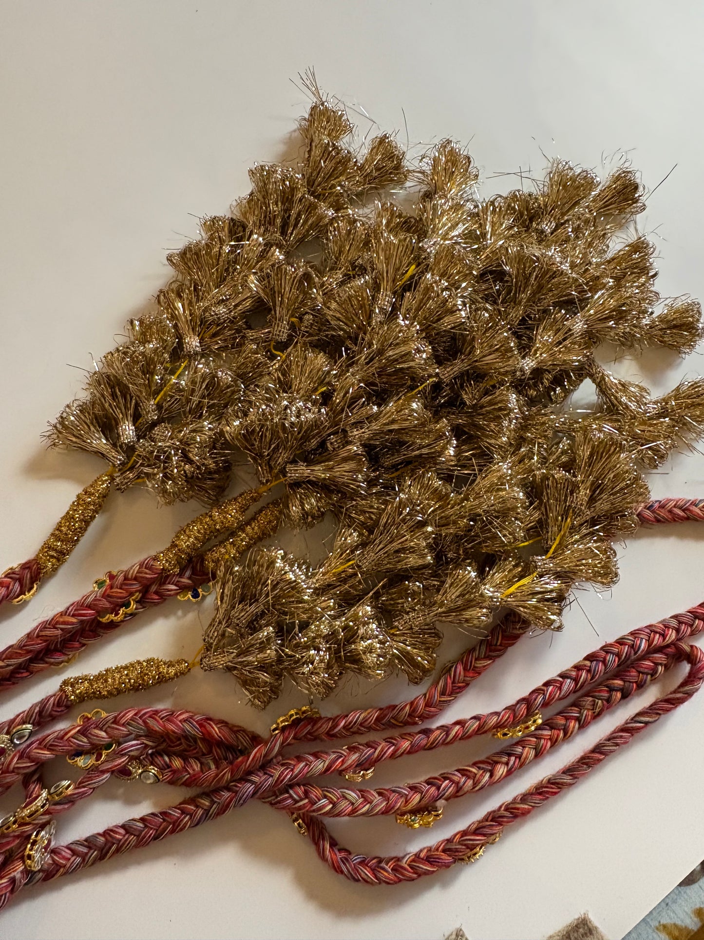 Kundan embellished Parandi