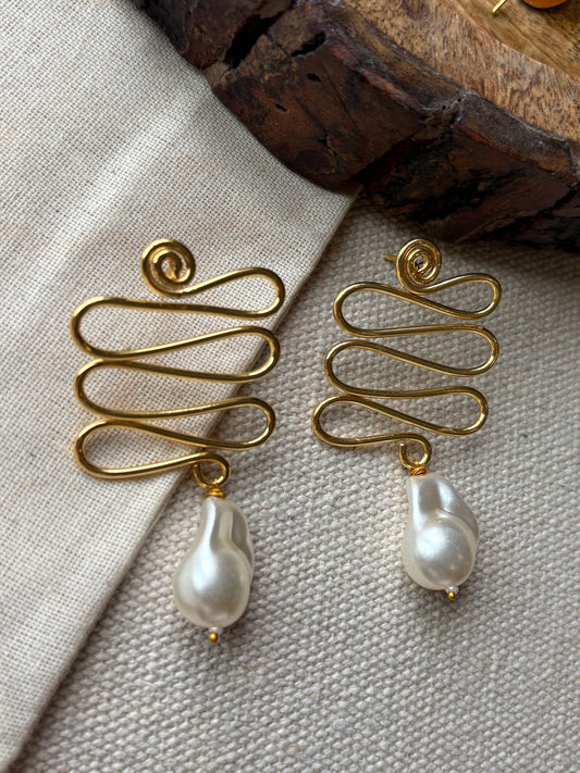 Pearl drop earrings