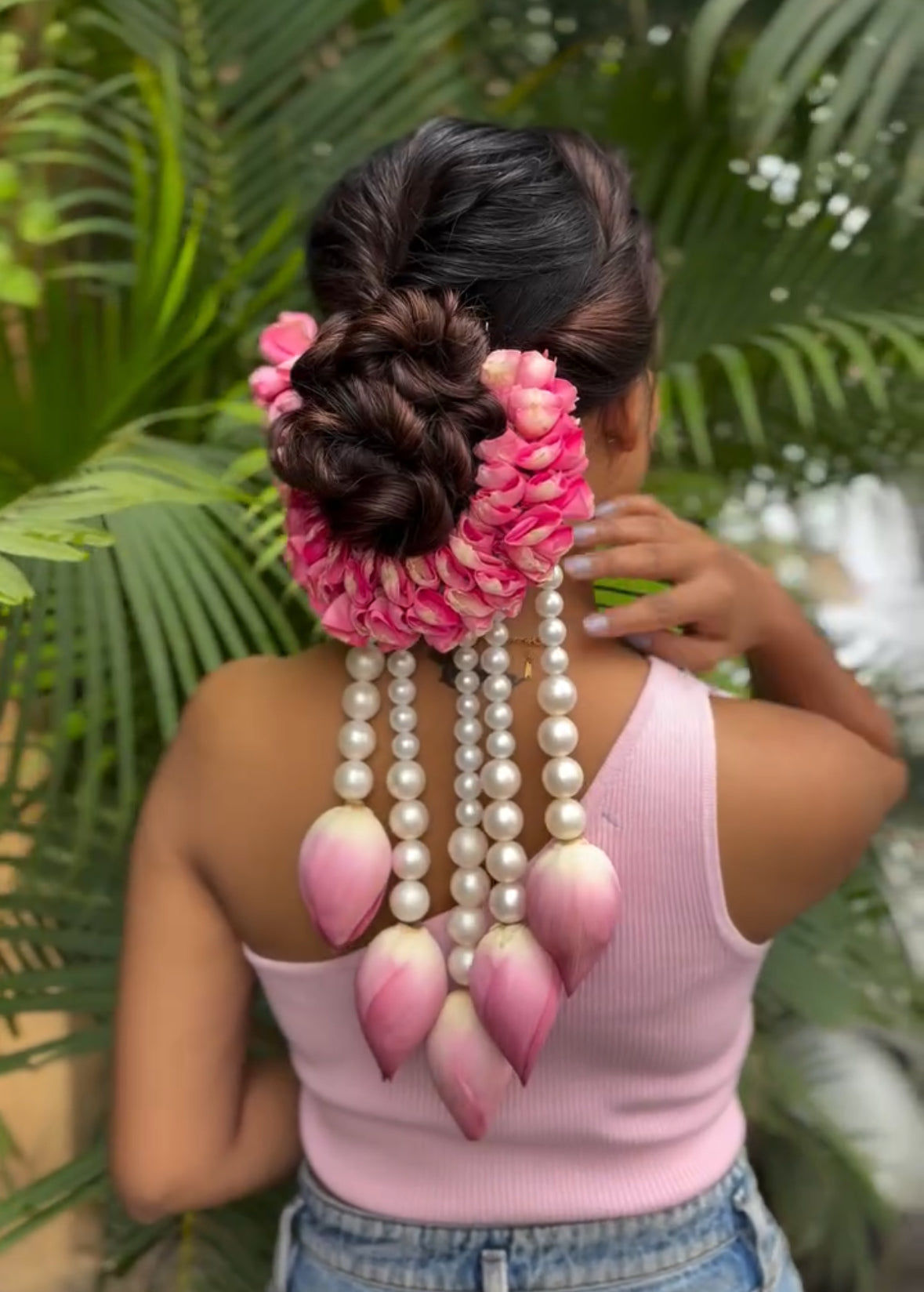 Artificial Gazra with lotus & Pearls - Pink hues