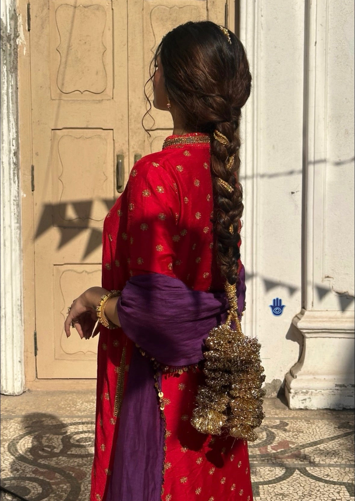 Reshmi Riwaz Sunehri Parandi