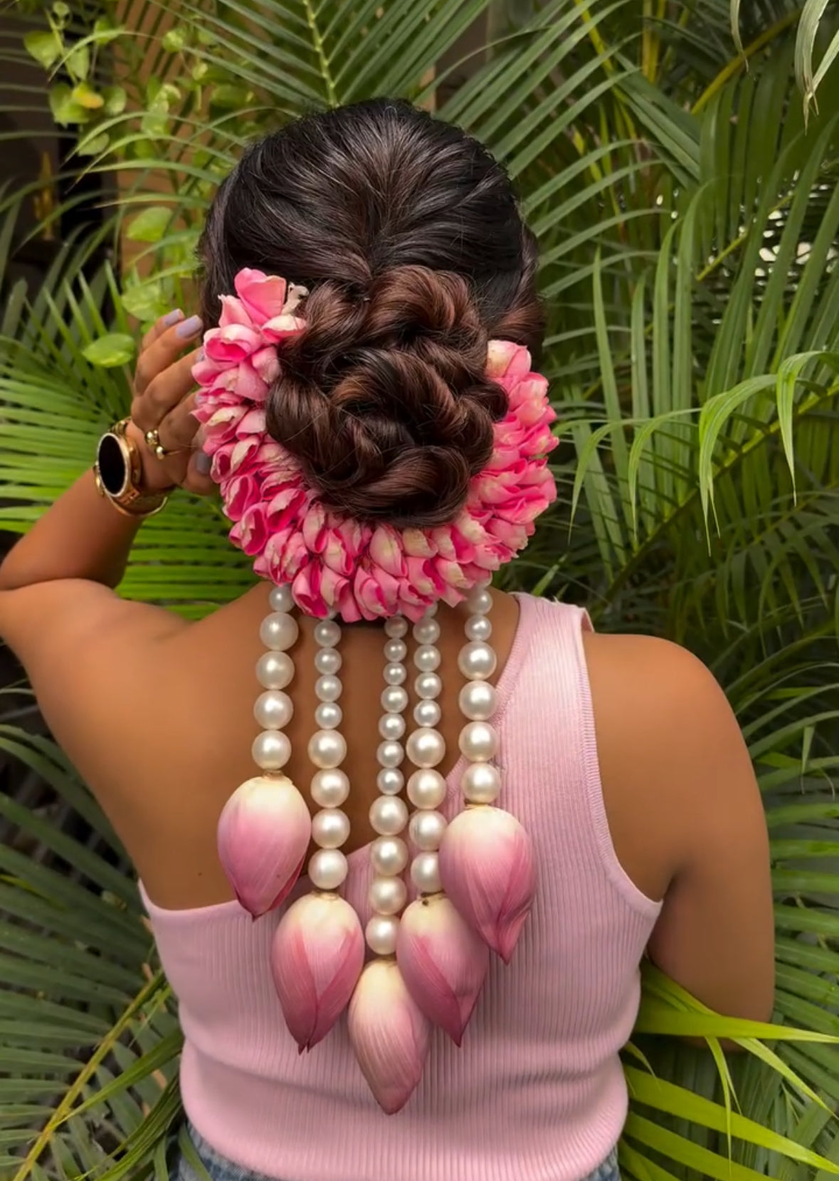 Artificial Gazra with lotus & Pearls - Pink hues