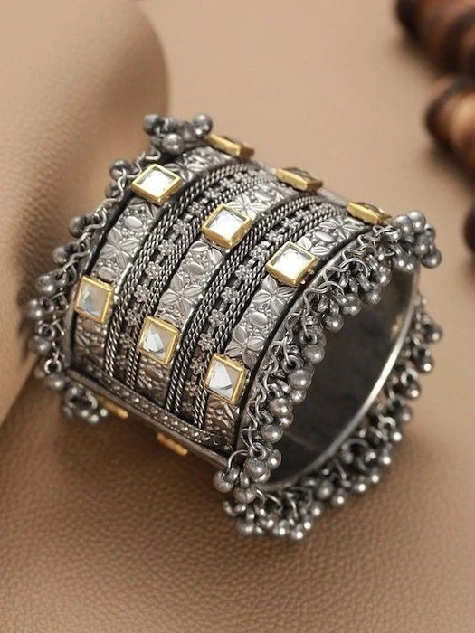 Azaira oxidised bangle