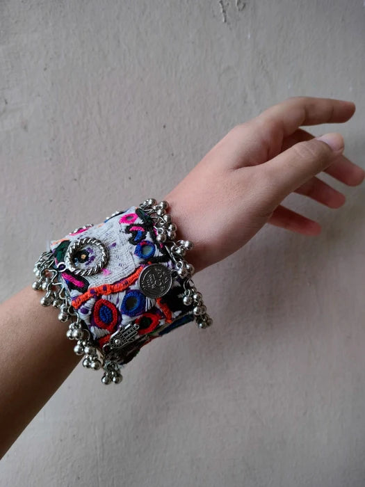 Bahar Handcuff