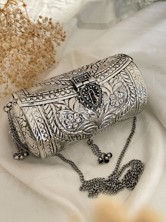 Rangrata statement dholki purse ✨